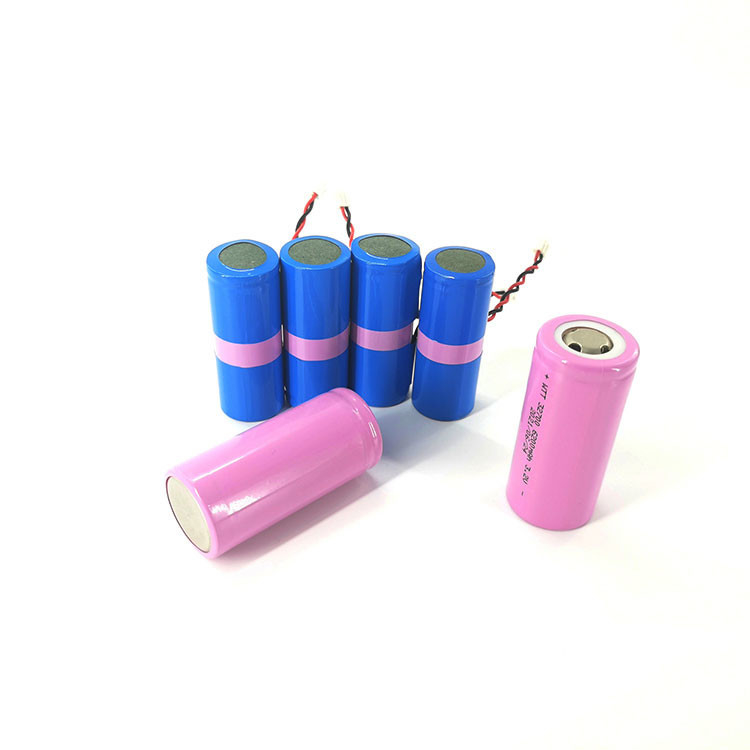 Batteria cilindrica ricaricabile LFP 26650 Lifepo4 Batteria 3.2V 3000mAh 3300mAh
